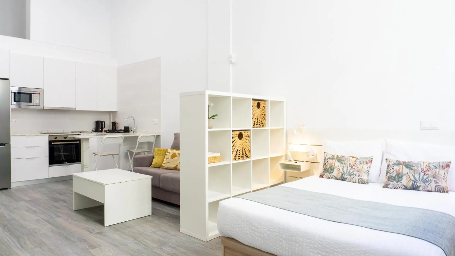 Little Charm Malaga Apartment 0*,